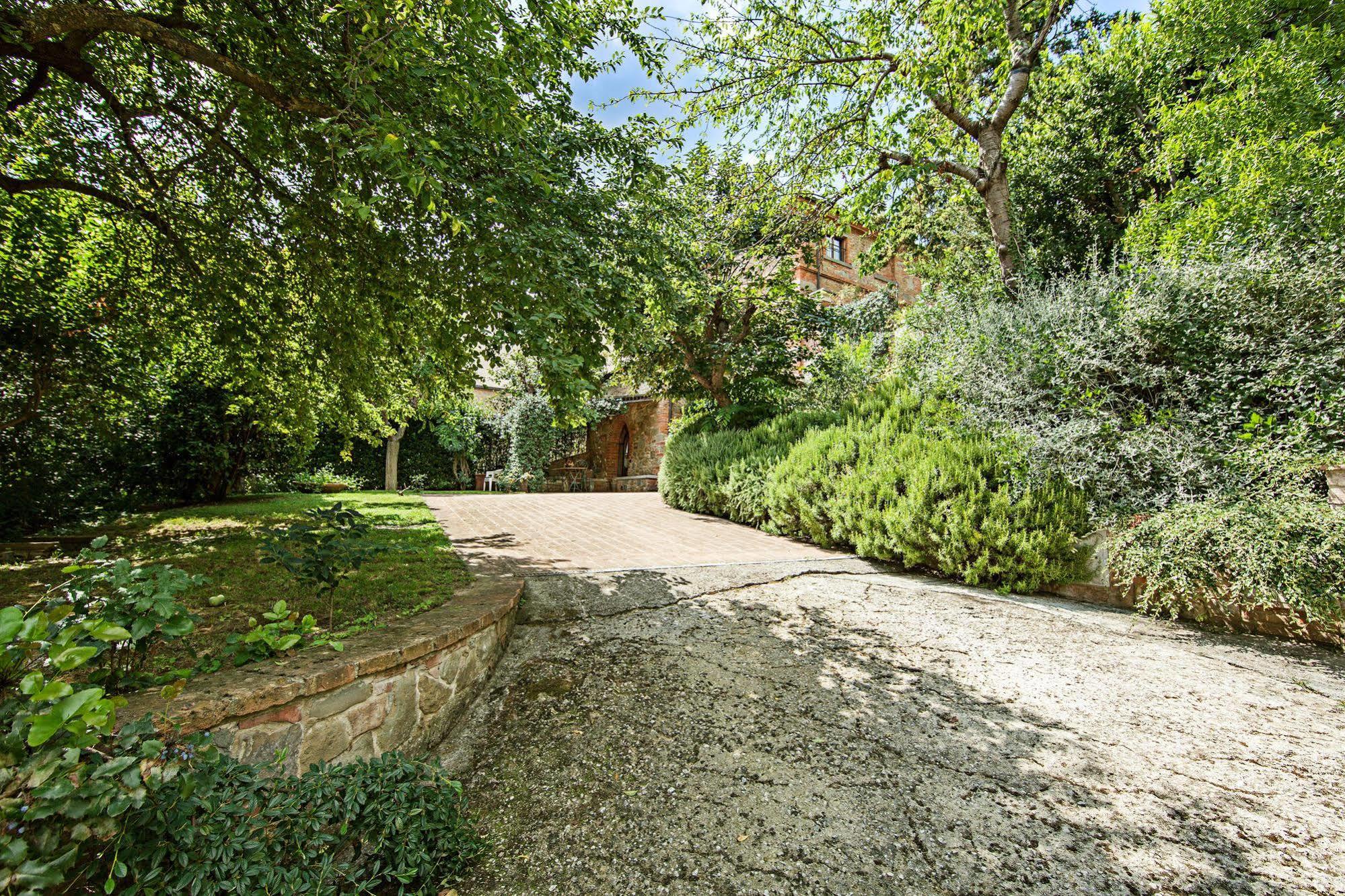 Fonte Del Castagno Aparthotel Sinalunga