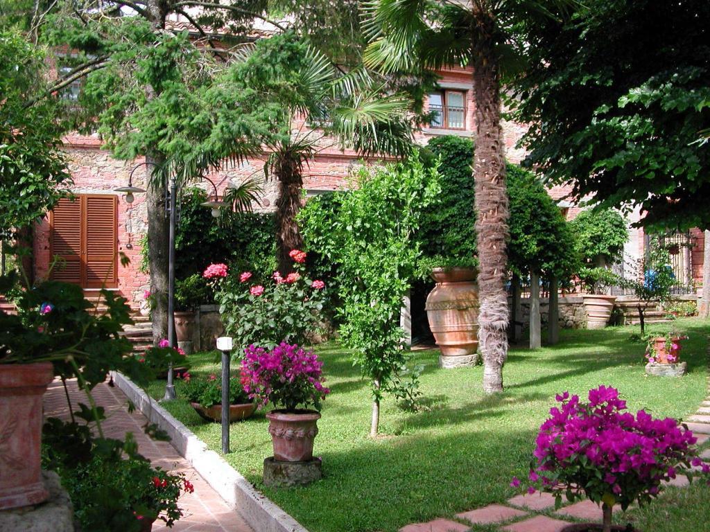Fonte Del Castagno Aparthotel